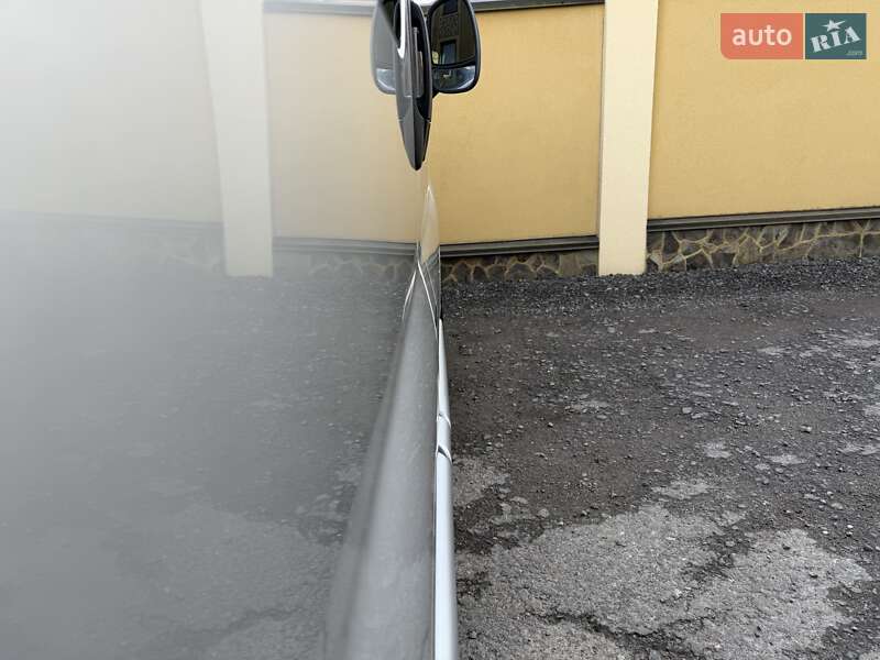 Минивэн Opel Vivaro 2012 в Львове