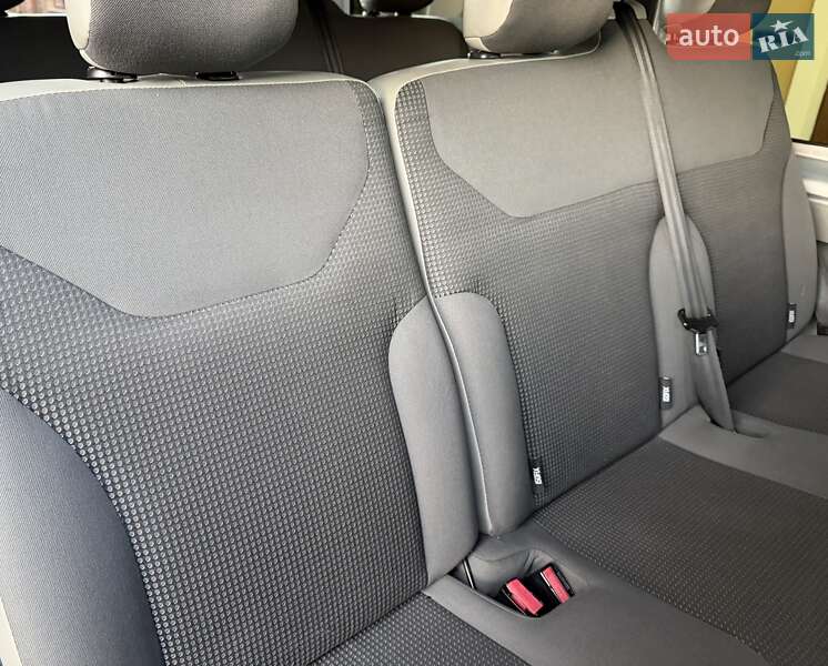 Минивэн Opel Vivaro 2012 в Львове