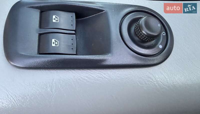 Минивэн Opel Vivaro 2012 в Львове