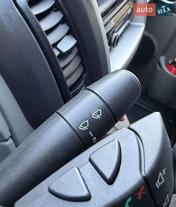 Минивэн Opel Vivaro 2012 в Львове