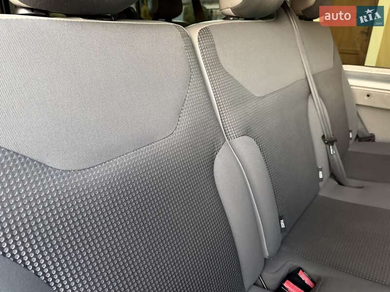 Минивэн Opel Vivaro 2012 в Львове