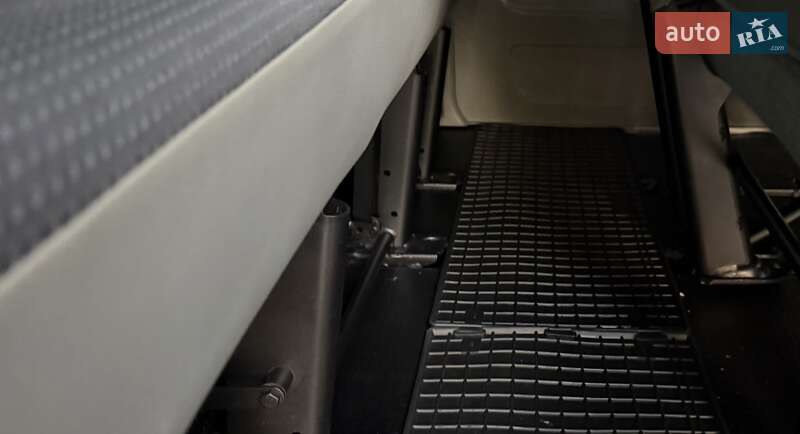 Минивэн Opel Vivaro 2012 в Львове