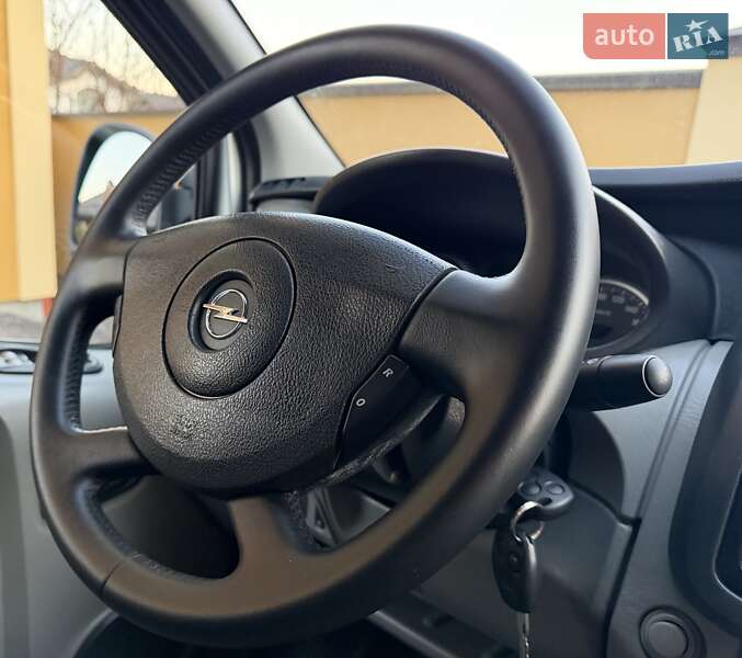 Минивэн Opel Vivaro 2012 в Львове