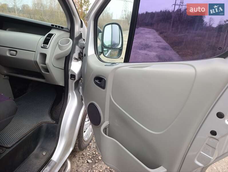 Минивэн Opel Vivaro 2010 в Ахтырке