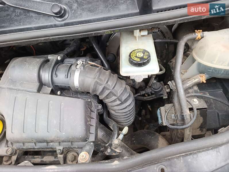 Минивэн Opel Vivaro 2010 в Ахтырке