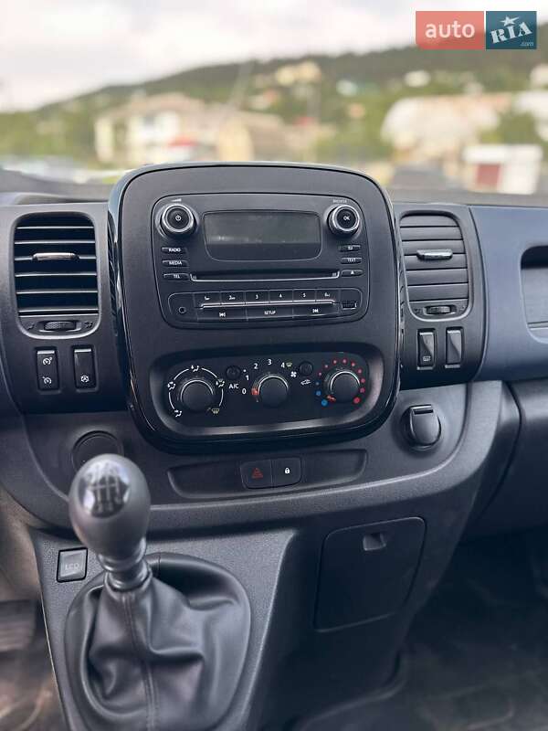 Минивэн Opel Vivaro 2016 в Могилев-Подольске