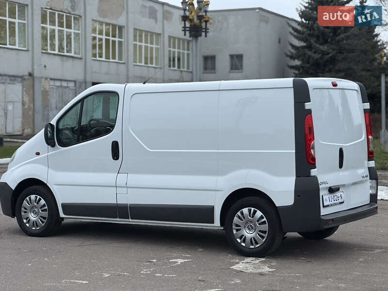 Грузовой фургон Opel Vivaro 2013 в Ровно