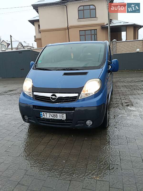 Минивэн Opel Vivaro 2011 в Ивано-Франковске фото 2 Минивэн Opel Vivaro 2011 в Ивано-Франковске