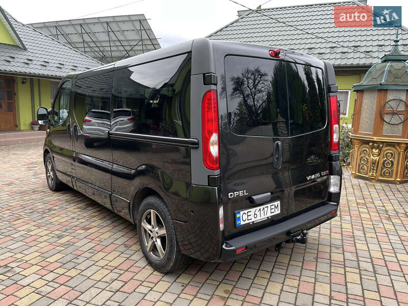 Минивэн Opel Vivaro 2013 в Кицмани