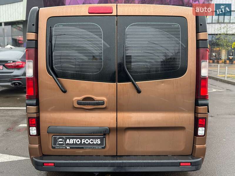 Минивэн Opel Vivaro 2017 в Киеве