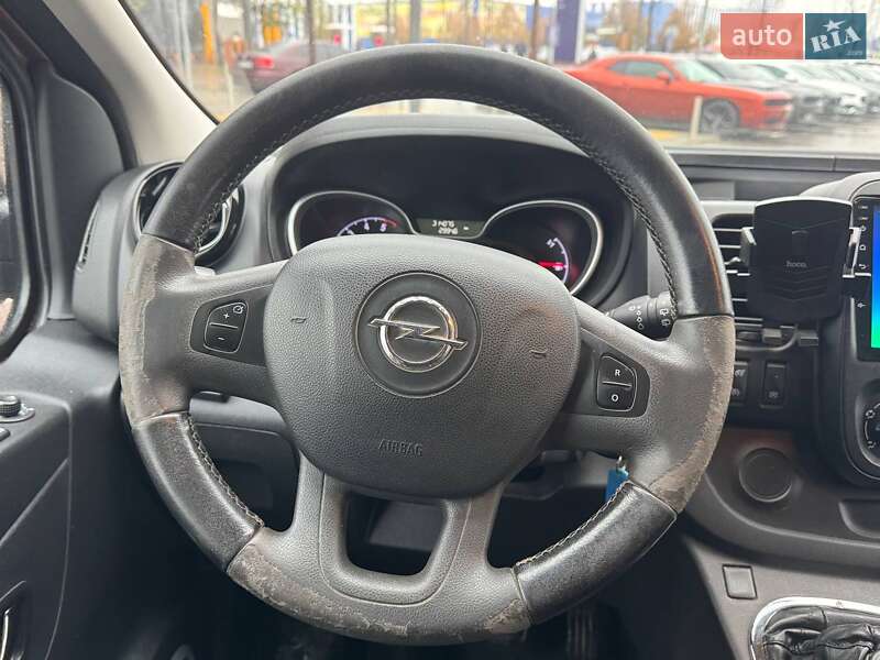 Минивэн Opel Vivaro 2017 в Киеве