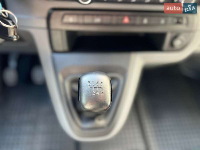 Мінівен Opel Vivaro 2019 в Ужгороді