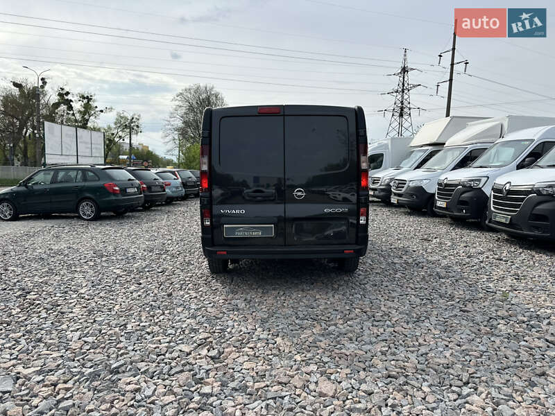 Грузовой фургон Opel Vivaro 2016 в Ровно