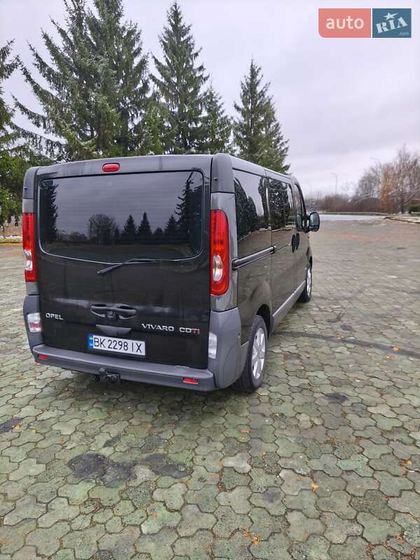 Мінівен Opel Vivaro 2008 в Дубні