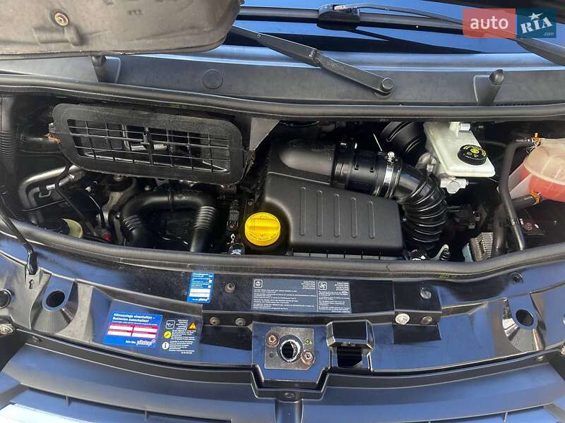 Мінівен Opel Vivaro 2008 в Дубні