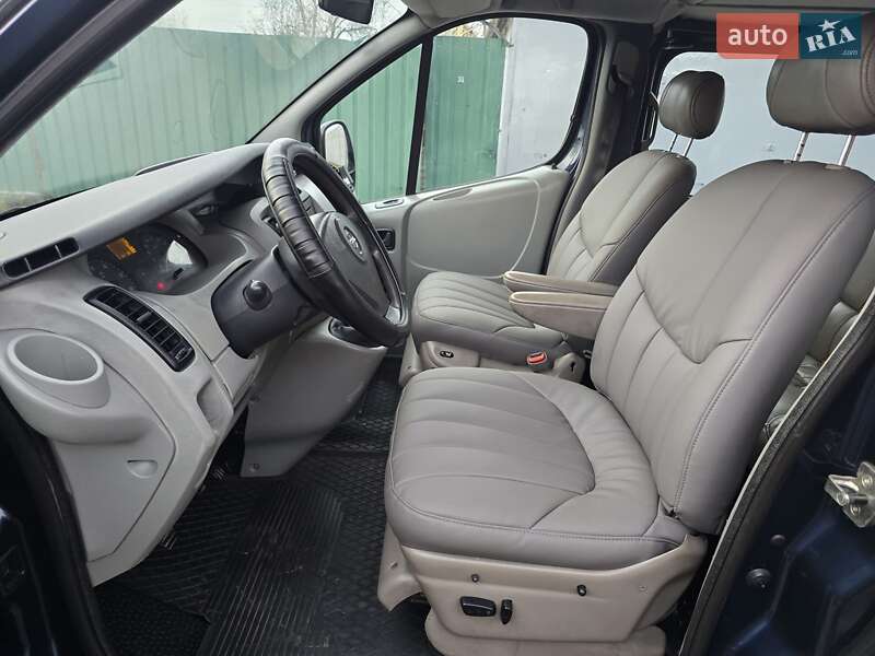 Мінівен Opel Vivaro 2006 в Запоріжжі