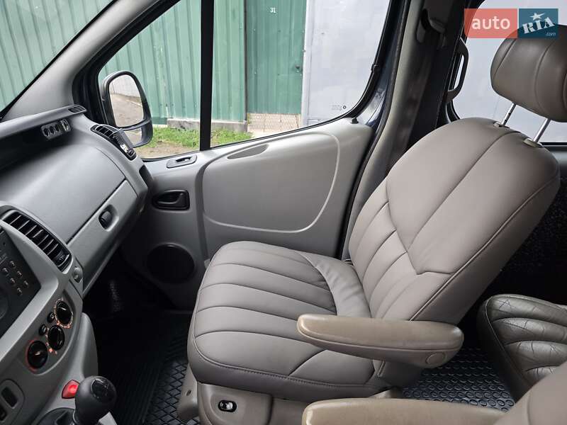 Мінівен Opel Vivaro 2006 в Запоріжжі