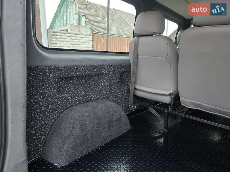 Мінівен Opel Vivaro 2006 в Запоріжжі