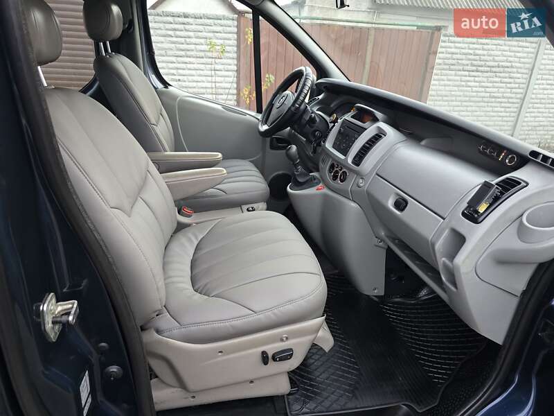 Мінівен Opel Vivaro 2006 в Запоріжжі