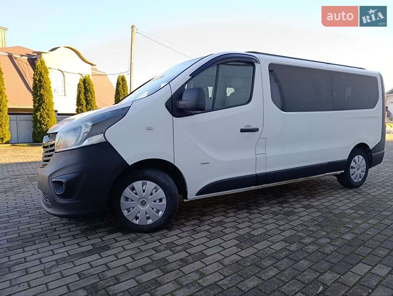 Минивэн Opel Vivaro 2015 в Черновцах
