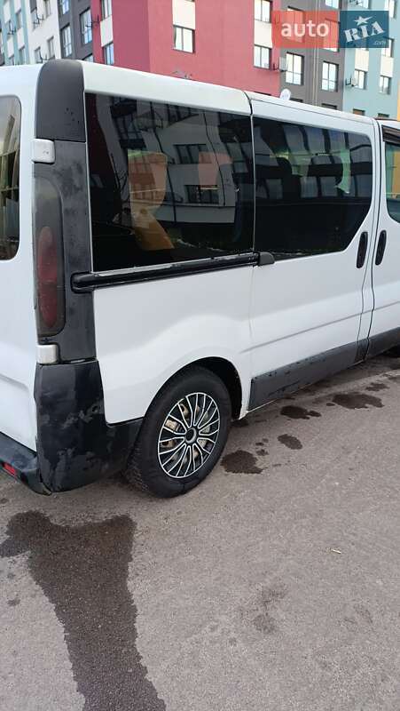 Минивэн Opel Vivaro 2002 в Ровно