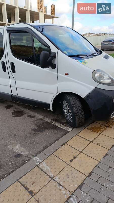 Минивэн Opel Vivaro 2002 в Ровно