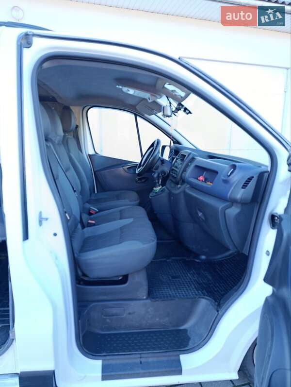 Минивэн Opel Vivaro 2015 в Черновцах