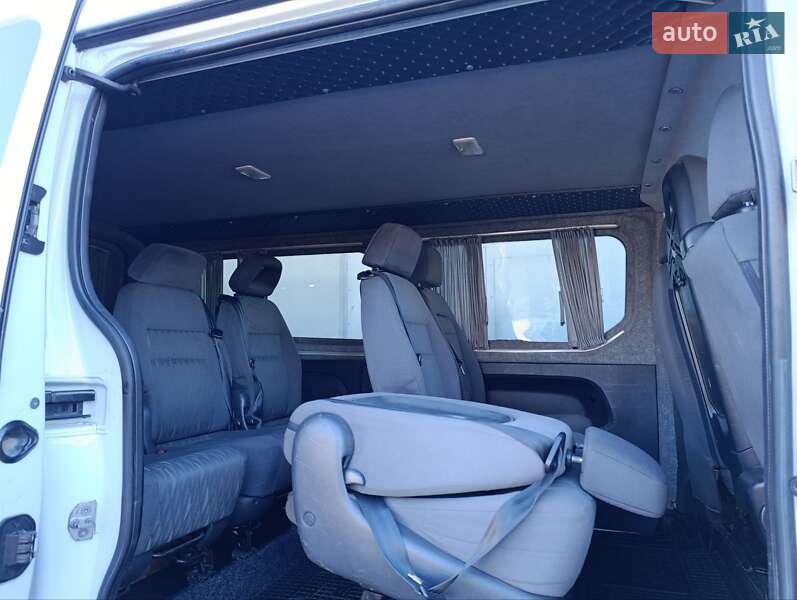 Минивэн Opel Vivaro 2015 в Черновцах