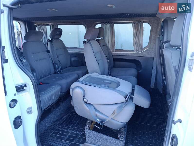 Минивэн Opel Vivaro 2015 в Черновцах