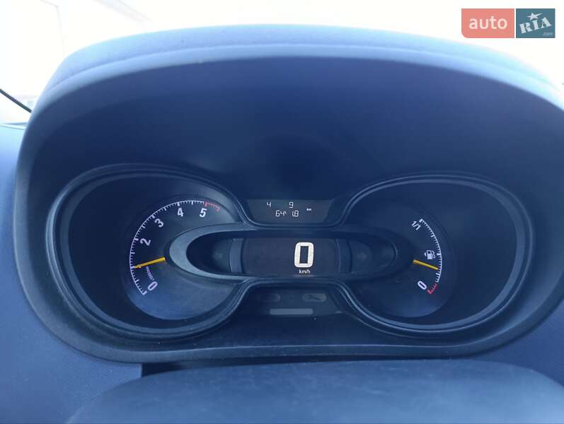 Минивэн Opel Vivaro 2015 в Черновцах