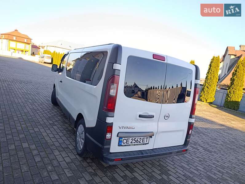 Минивэн Opel Vivaro 2015 в Черновцах