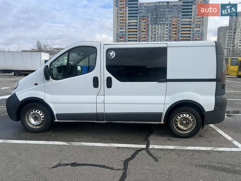 Минивэн Opel Vivaro 2004 в Киеве фото 7 Минивэн Opel Vivaro 2004 в Киеве