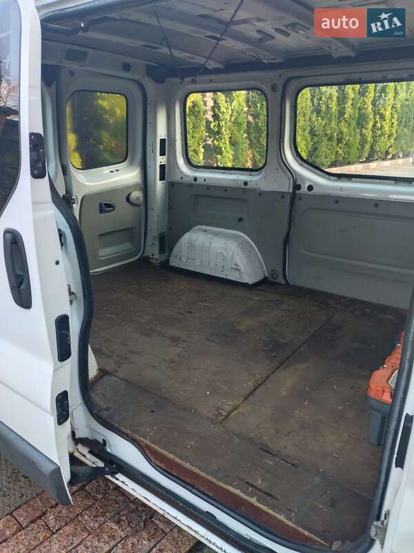 Грузовой фургон Opel Vivaro 2004 в Харькове фото 4 Грузовой фургон Opel Vivaro 2004 в Харькове