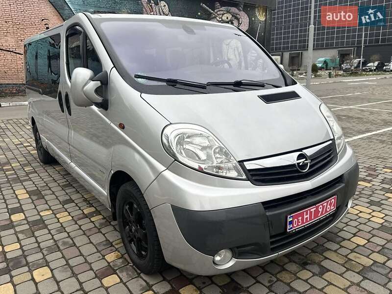 Минивэн Opel Vivaro 2013 в Луцке