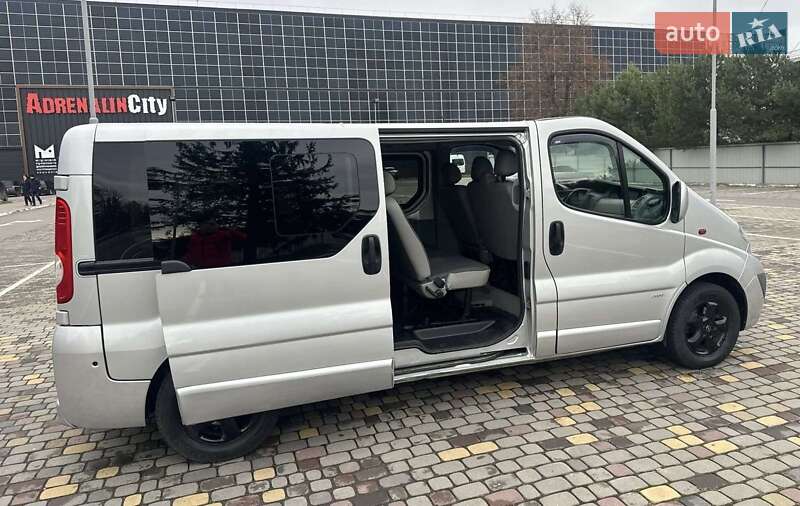 Минивэн Opel Vivaro 2013 в Луцке