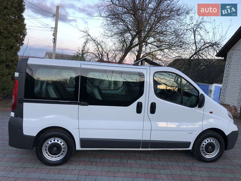 Минивэн Opel Vivaro 2012 в Красилове