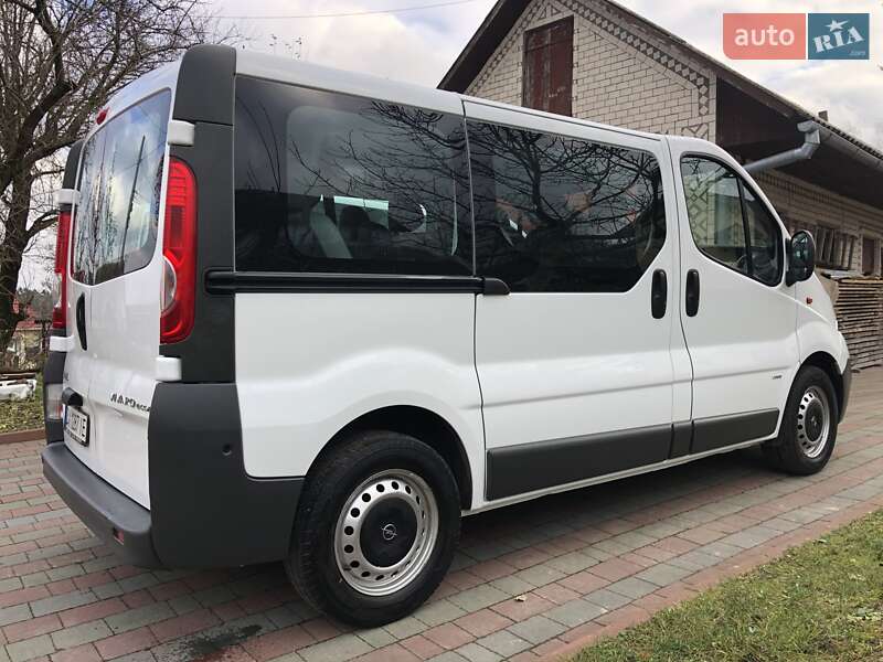 Минивэн Opel Vivaro 2012 в Красилове