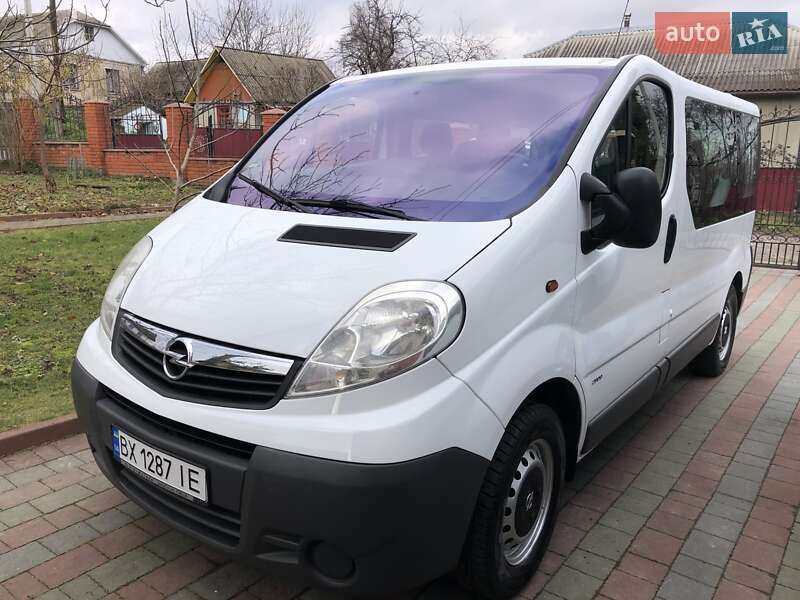 Минивэн Opel Vivaro 2012 в Красилове
