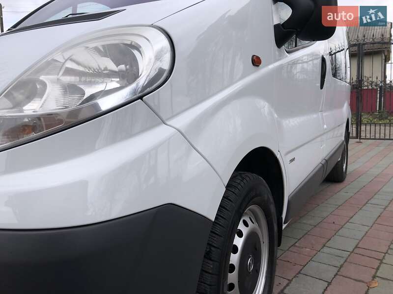 Минивэн Opel Vivaro 2012 в Красилове