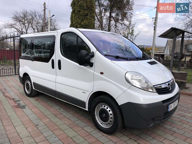 Минивэн Opel Vivaro 2012 в Красилове