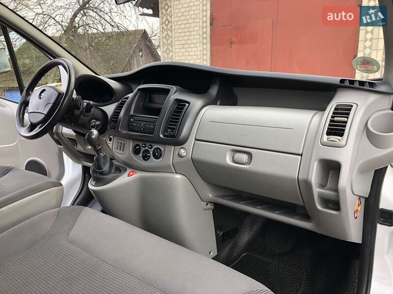 Минивэн Opel Vivaro 2012 в Красилове