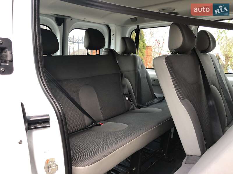 Минивэн Opel Vivaro 2012 в Красилове