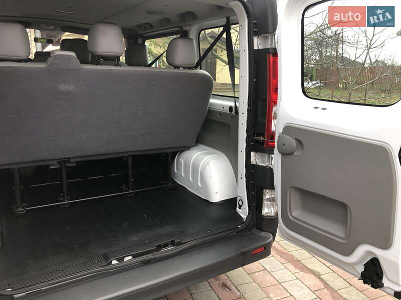 Минивэн Opel Vivaro 2012 в Красилове