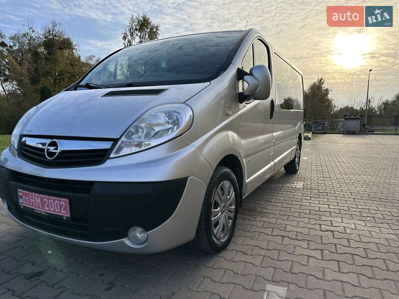 Минивэн Opel Vivaro 2013 в Дубно