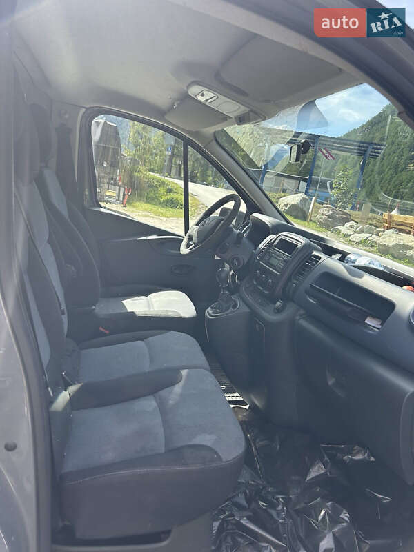 Минивэн Opel Vivaro 2015 в Ивано-Франковске