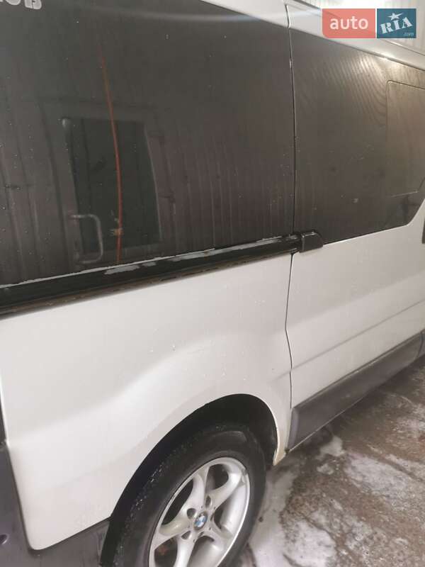 Минивэн Opel Vivaro 2004 в Хмельнике