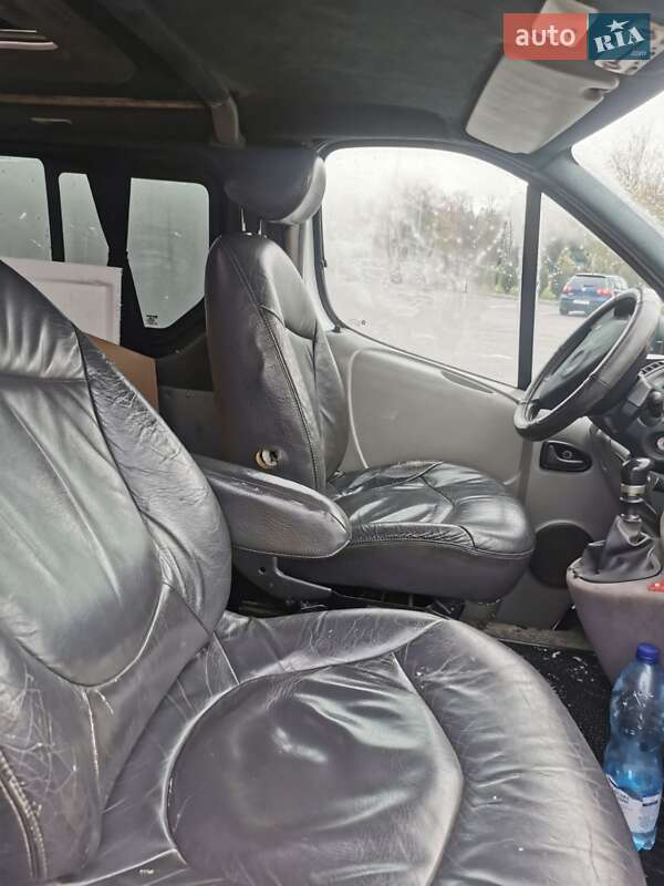 Минивэн Opel Vivaro 2004 в Хмельнике