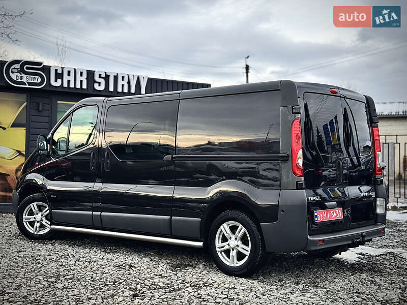 Минивэн Opel Vivaro 2012 в Стрые