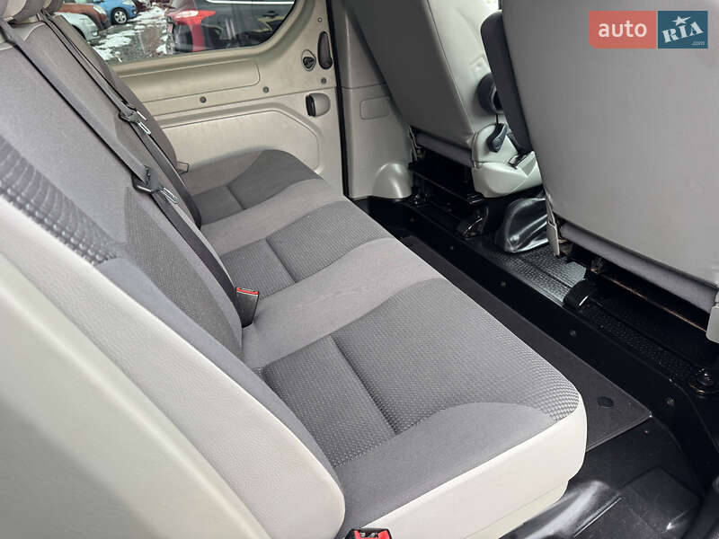 Минивэн Opel Vivaro 2012 в Стрые