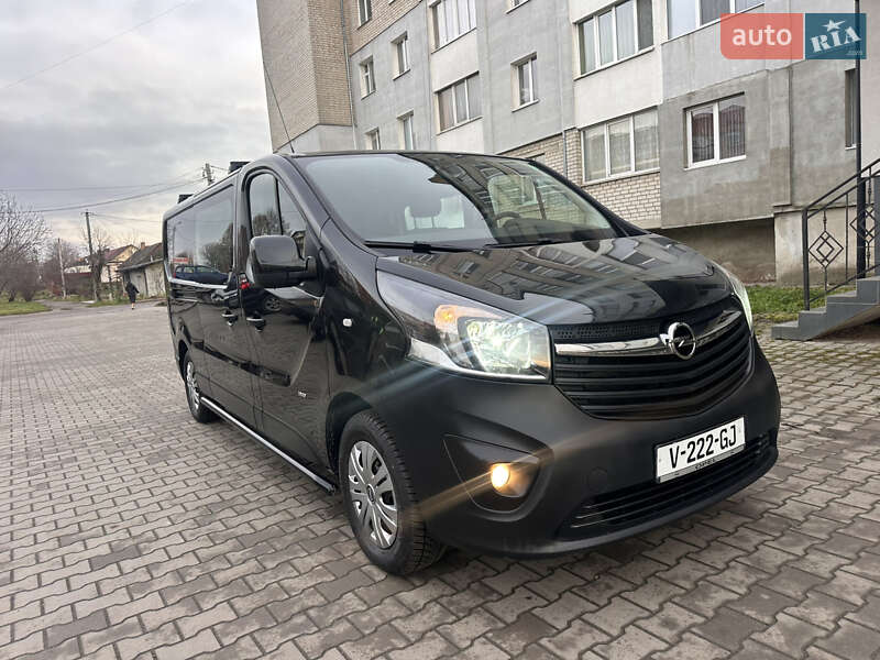 Мінівен Opel Vivaro 2017 в Дубні